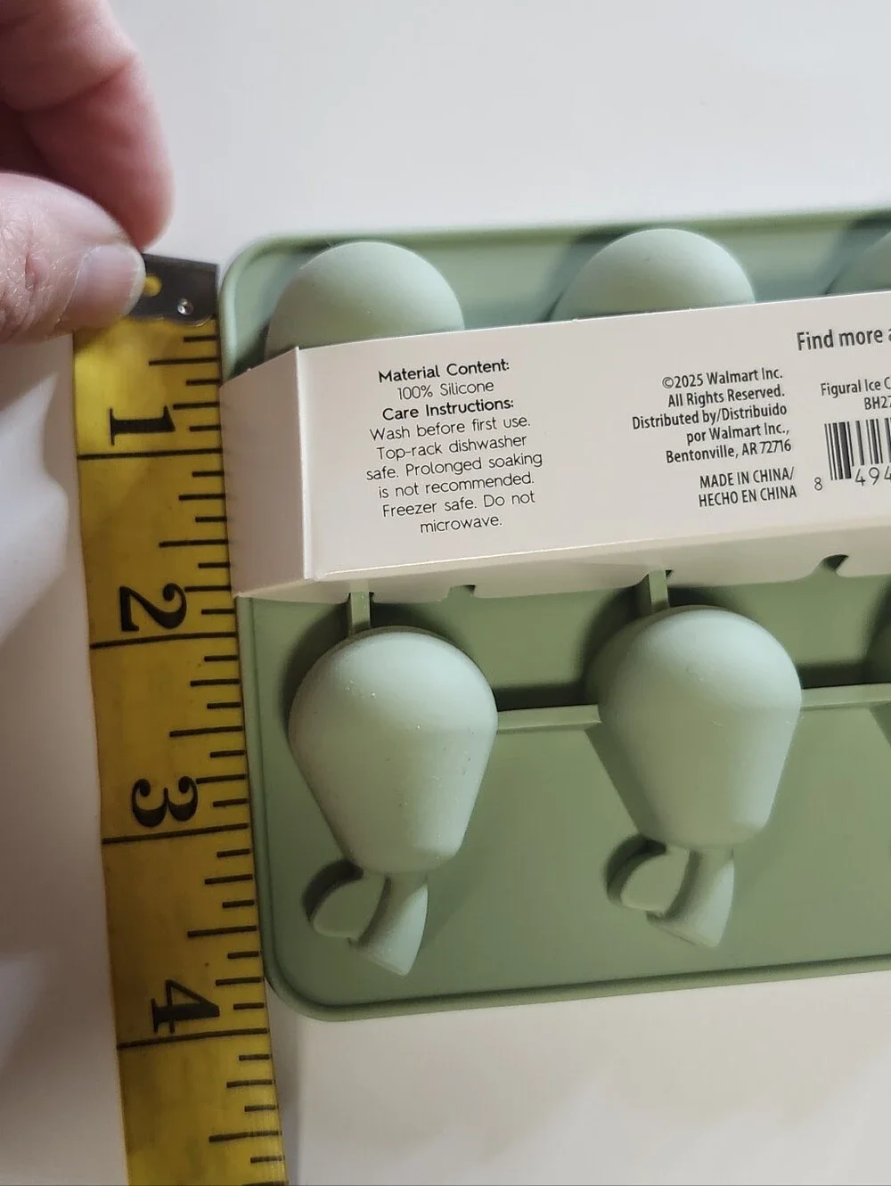 NWT Better Homes & Gardens Ice Cube Molds Silicone, Green Pear Novelty